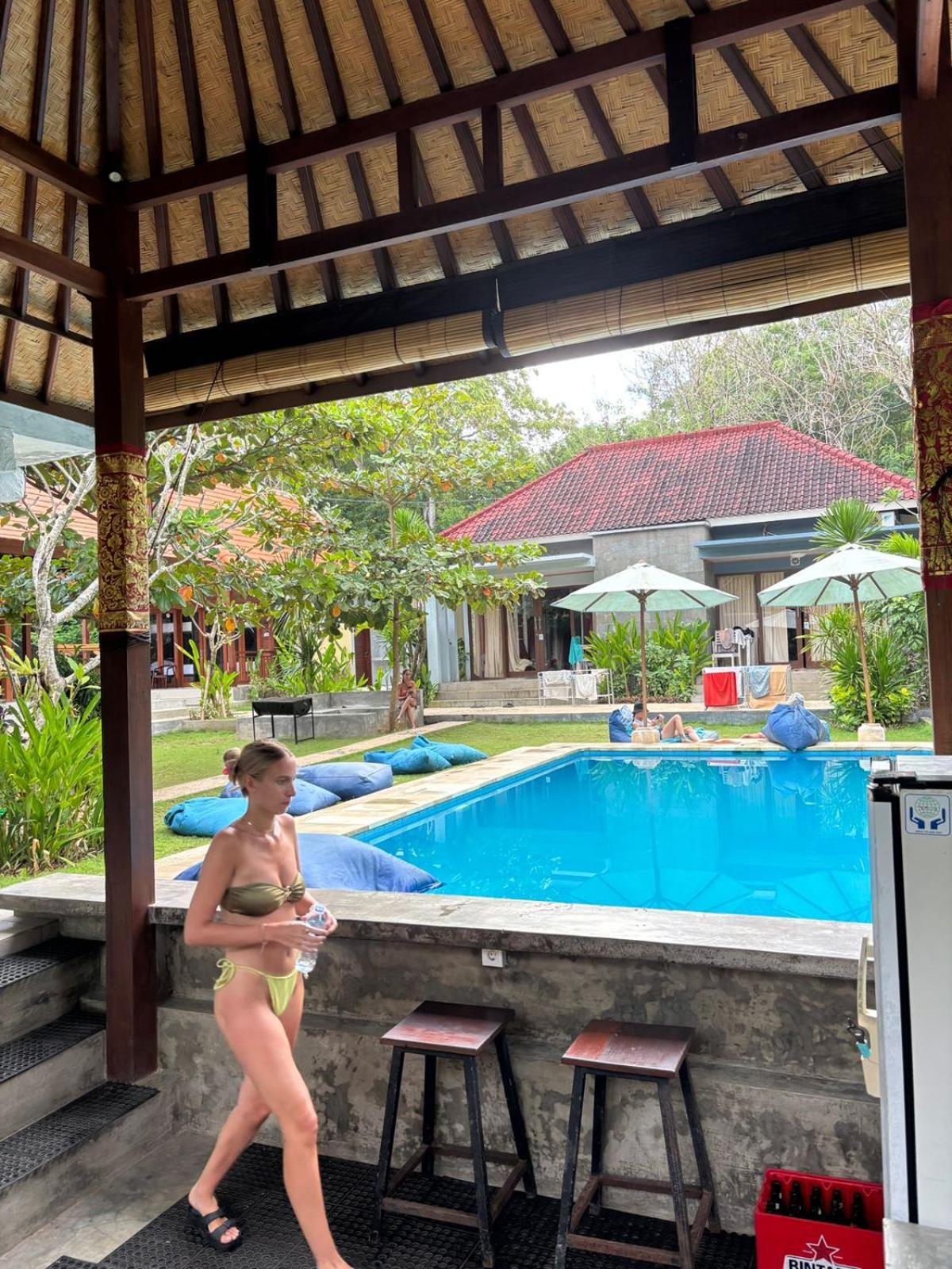 Castaway Island Hostel Nusa Lembongan  Exterior photo