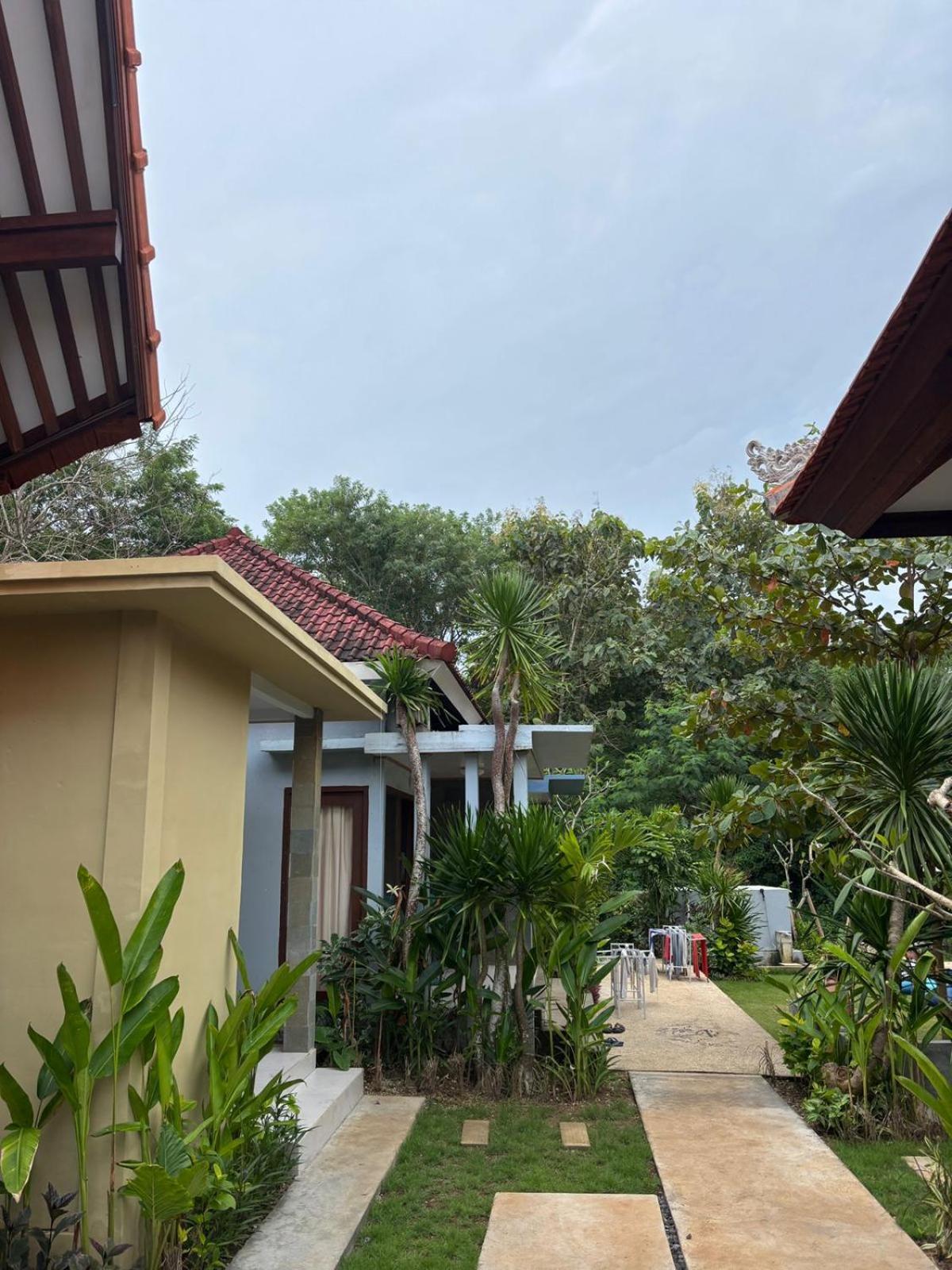 Castaway Island Hostel Nusa Lembongan  Exterior photo