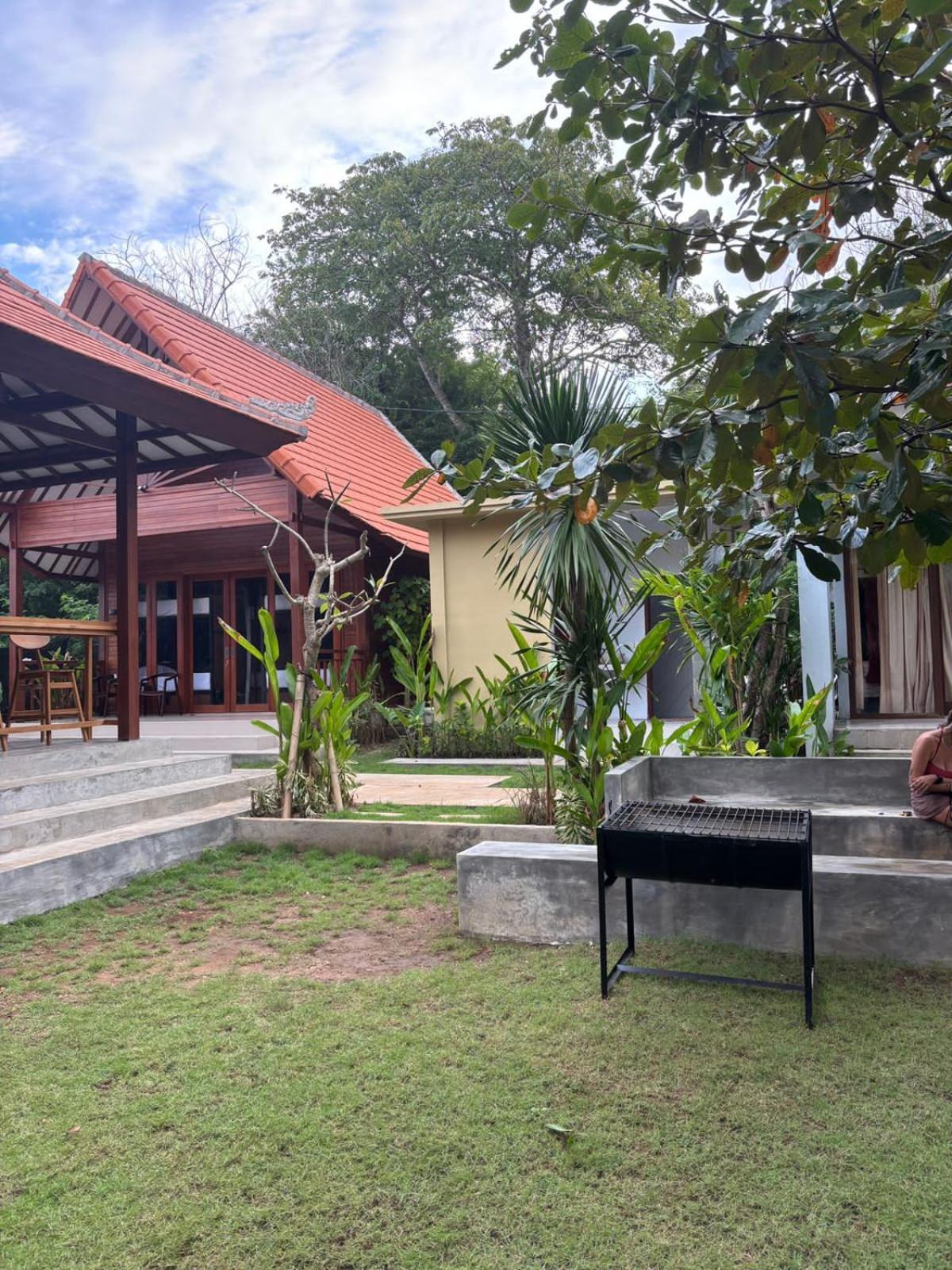 Castaway Island Hostel Nusa Lembongan  Exterior photo