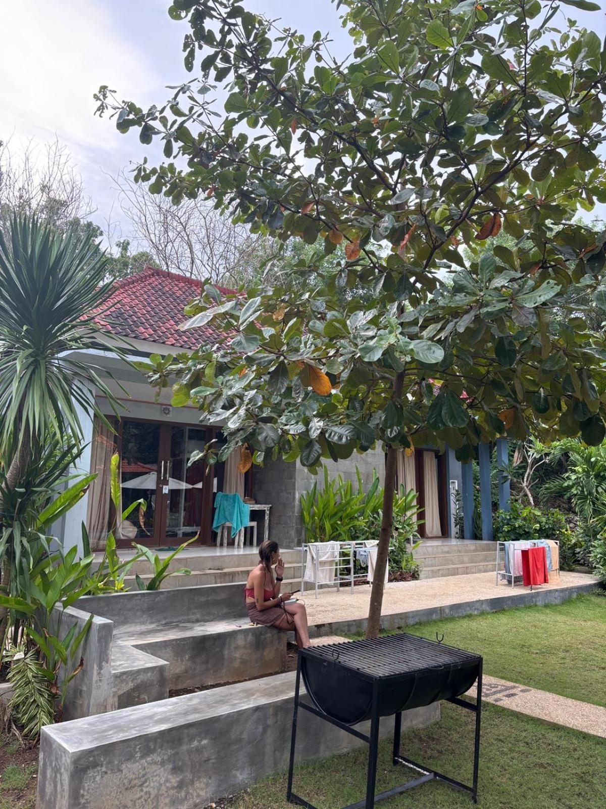Castaway Island Hostel Nusa Lembongan  Exterior photo