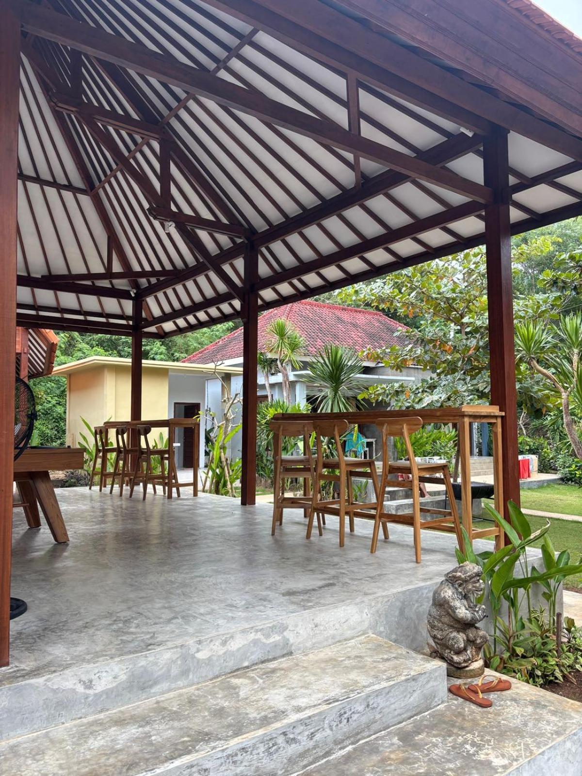 Castaway Island Hostel Nusa Lembongan  Exterior photo